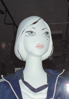 Mannequin that looks like Barbara Bain